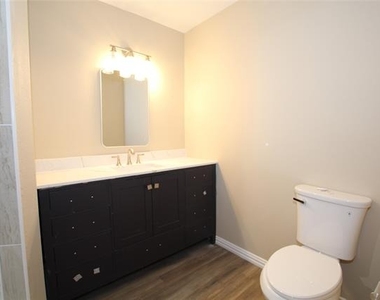 106 Austin Street - Photo Thumbnail 8