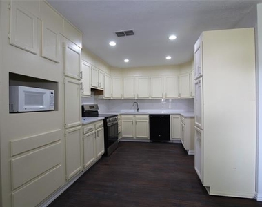 106 Austin Street - Photo Thumbnail 7
