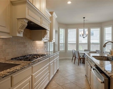12824 Flatiron Trail - Photo Thumbnail 10