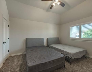 12824 Flatiron Trail - Photo Thumbnail 31