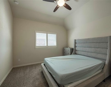 12824 Flatiron Trail - Photo Thumbnail 35