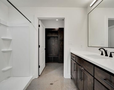 301 W Main Street - Photo Thumbnail 8