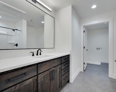 301 W Main Street - Photo Thumbnail 6