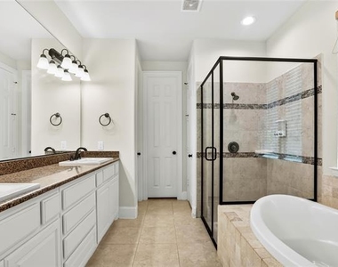 2346 Arezzo Lane - Photo Thumbnail 8