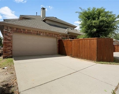 2346 Arezzo Lane - Photo Thumbnail 36