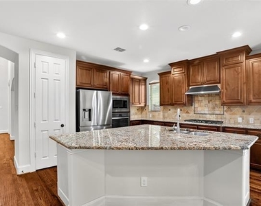 2346 Arezzo Lane - Photo Thumbnail 11