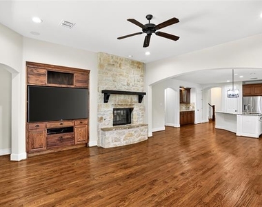 2346 Arezzo Lane - Photo Thumbnail 16
