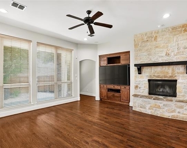 2346 Arezzo Lane - Photo Thumbnail 15
