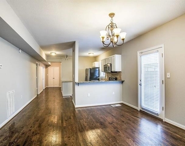 407 S Windomere Avenue - Photo Thumbnail 1