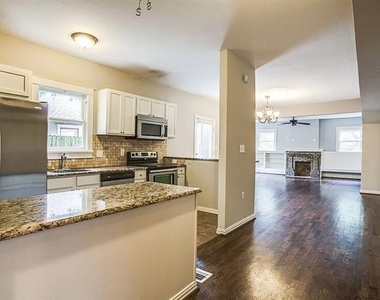 407 S Windomere Avenue - Photo Thumbnail 3