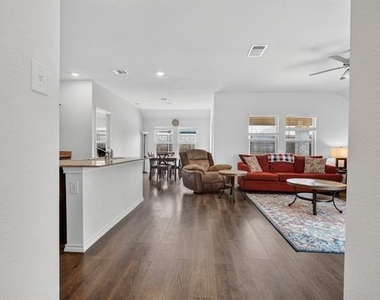 917 Dewy Glen Lane - Photo Thumbnail 12