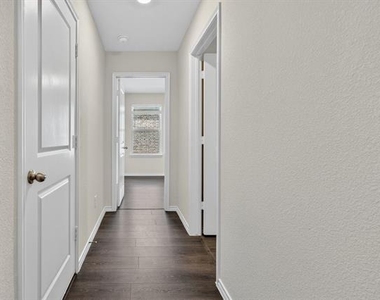 917 Dewy Glen Lane - Photo Thumbnail 20