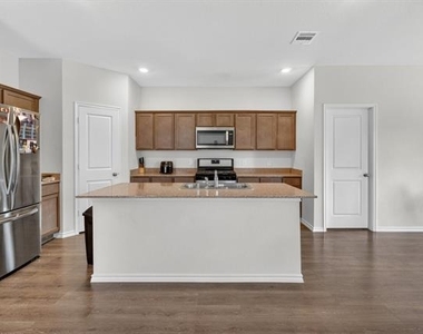 917 Dewy Glen Lane - Photo Thumbnail 11