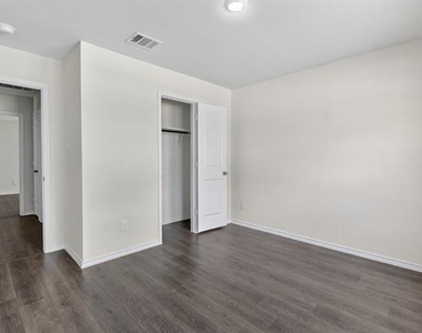 917 Dewy Glen Lane - Photo Thumbnail 24