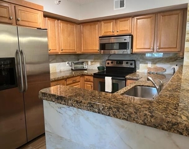 160 Yacht Club 206 Way - Photo Thumbnail 5