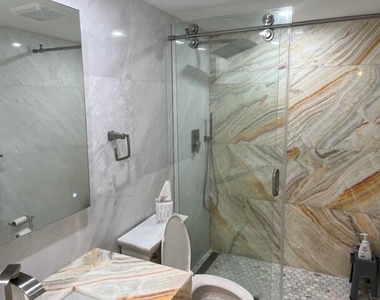 160 Yacht Club 206 Way - Photo Thumbnail 20
