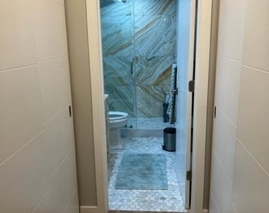 160 Yacht Club 206 Way - Photo Thumbnail 25