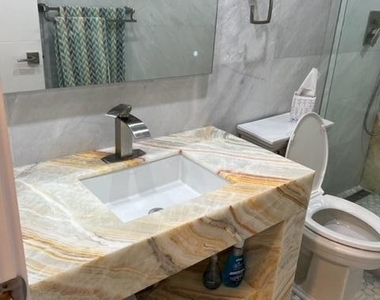160 Yacht Club 206 Way - Photo Thumbnail 24