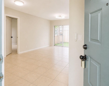 2730 Forest Hills Boulevard - Photo Thumbnail 4