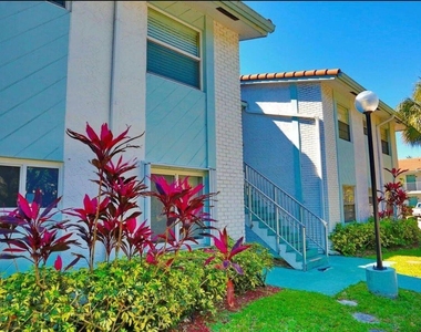 2730 Forest Hills Boulevard - Photo Thumbnail 2