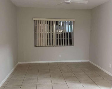 2730 Forest Hills Boulevard - Photo Thumbnail 15
