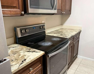 2730 Forest Hills Boulevard - Photo Thumbnail 6