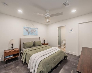 4954 Camdale Court - Photo Thumbnail 4