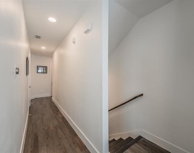 4954 Camdale Court - Photo Thumbnail 7