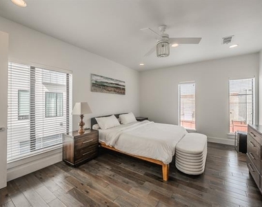 4954 Camdale Court - Photo Thumbnail 8