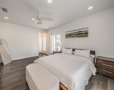 4954 Camdale Court - Photo Thumbnail 10