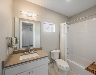 4954 Camdale Court - Photo Thumbnail 14