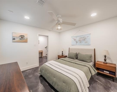 4954 Camdale Court - Photo Thumbnail 5