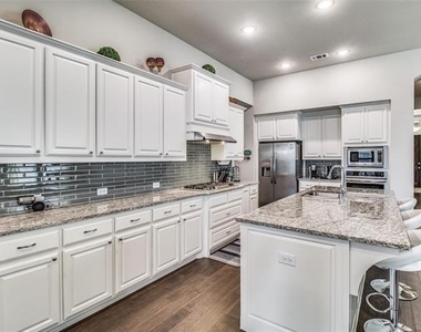 3521 Washington Drive - Photo Thumbnail 4