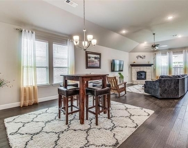 3521 Washington Drive - Photo Thumbnail 6