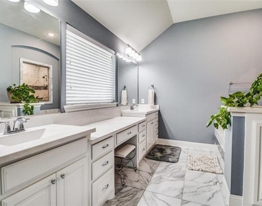 3521 Washington Drive - Photo Thumbnail 8