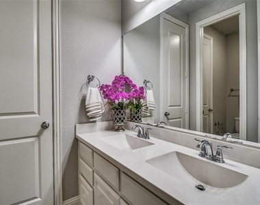 3521 Washington Drive - Photo Thumbnail 14