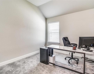 3521 Washington Drive - Photo Thumbnail 10