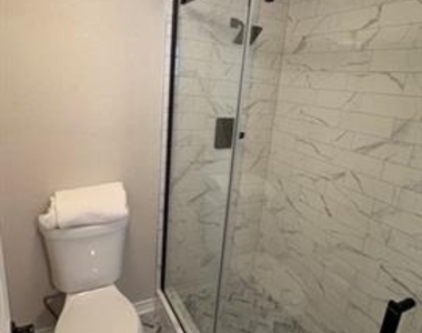 300 Rush Creek Drive - Photo Thumbnail 13