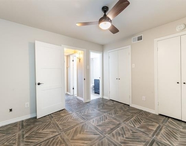 300 Rush Creek Drive - Photo Thumbnail 21