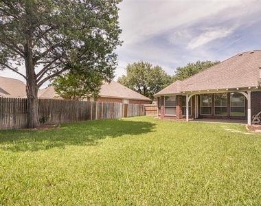 308 Sycamore Drive - Photo Thumbnail 22