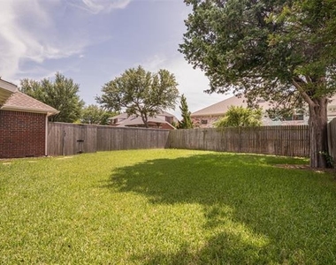 308 Sycamore Drive - Photo Thumbnail 24