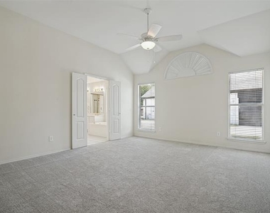 308 Sycamore Drive - Photo Thumbnail 14