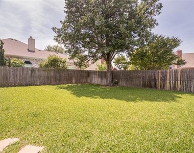 308 Sycamore Drive - Photo Thumbnail 23
