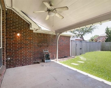 308 Sycamore Drive - Photo Thumbnail 20