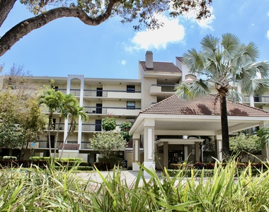 1915 Lavers Circle - Photo Thumbnail 19