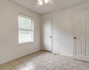 1009 W 4th Street - Photo Thumbnail 16