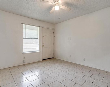 1009 W 4th Street - Photo Thumbnail 4