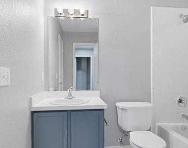 2457 Eagle Mountain Drive - Photo Thumbnail 16