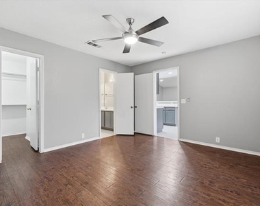 2457 Eagle Mountain Drive - Photo Thumbnail 11