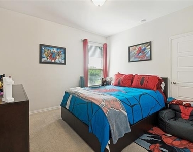 656 Bethpage Drive - Photo Thumbnail 23